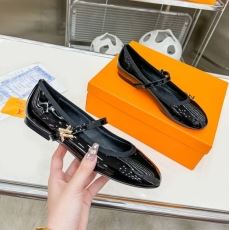 Louis Vuitton Flat Shoes